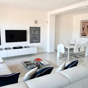 Apartment Lux 180sqm Flat - Entire Last Floor, Milan